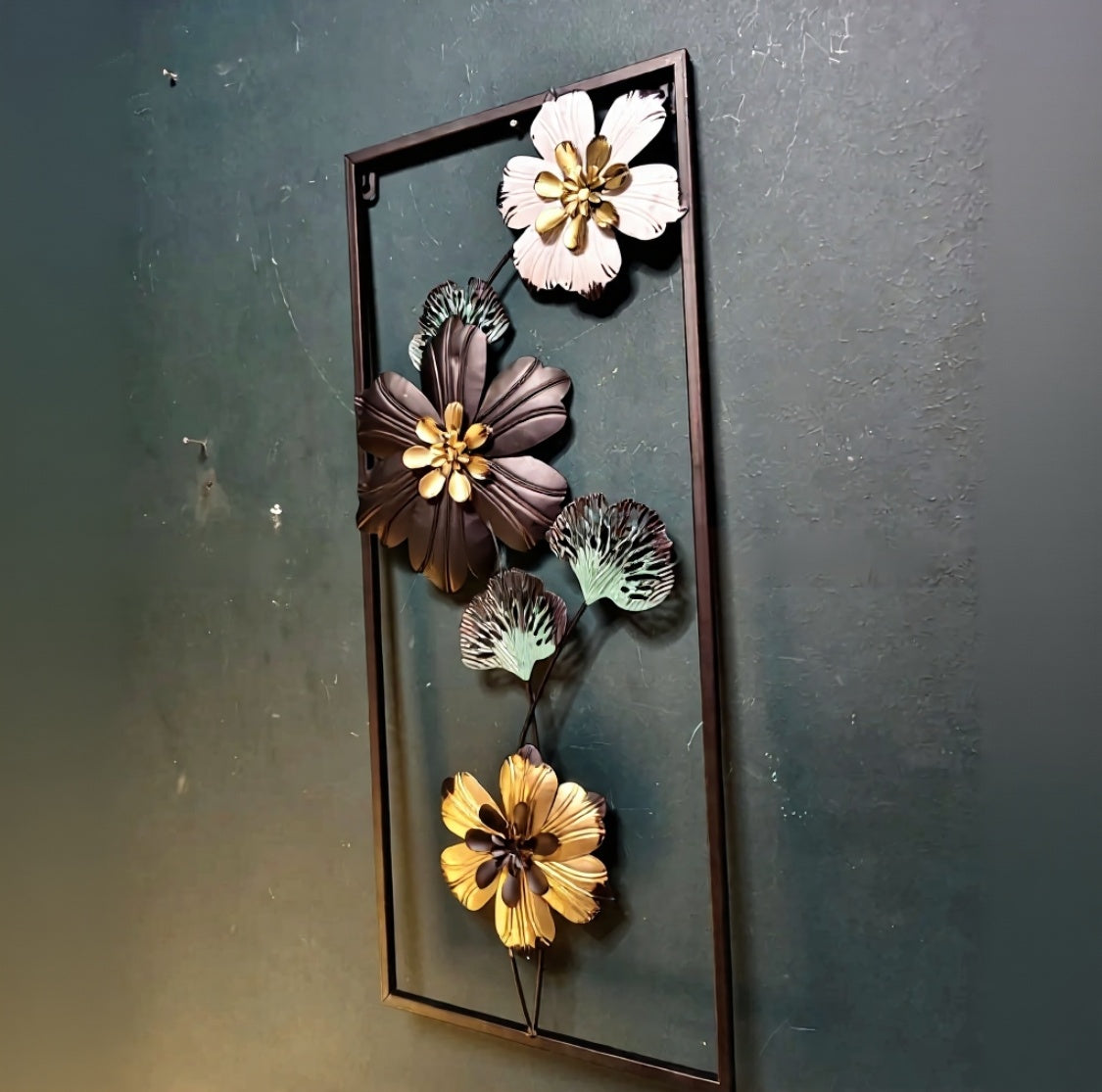 Imported Premium Quality Metal Flower Frame – Elegant Decorative Wall Art
